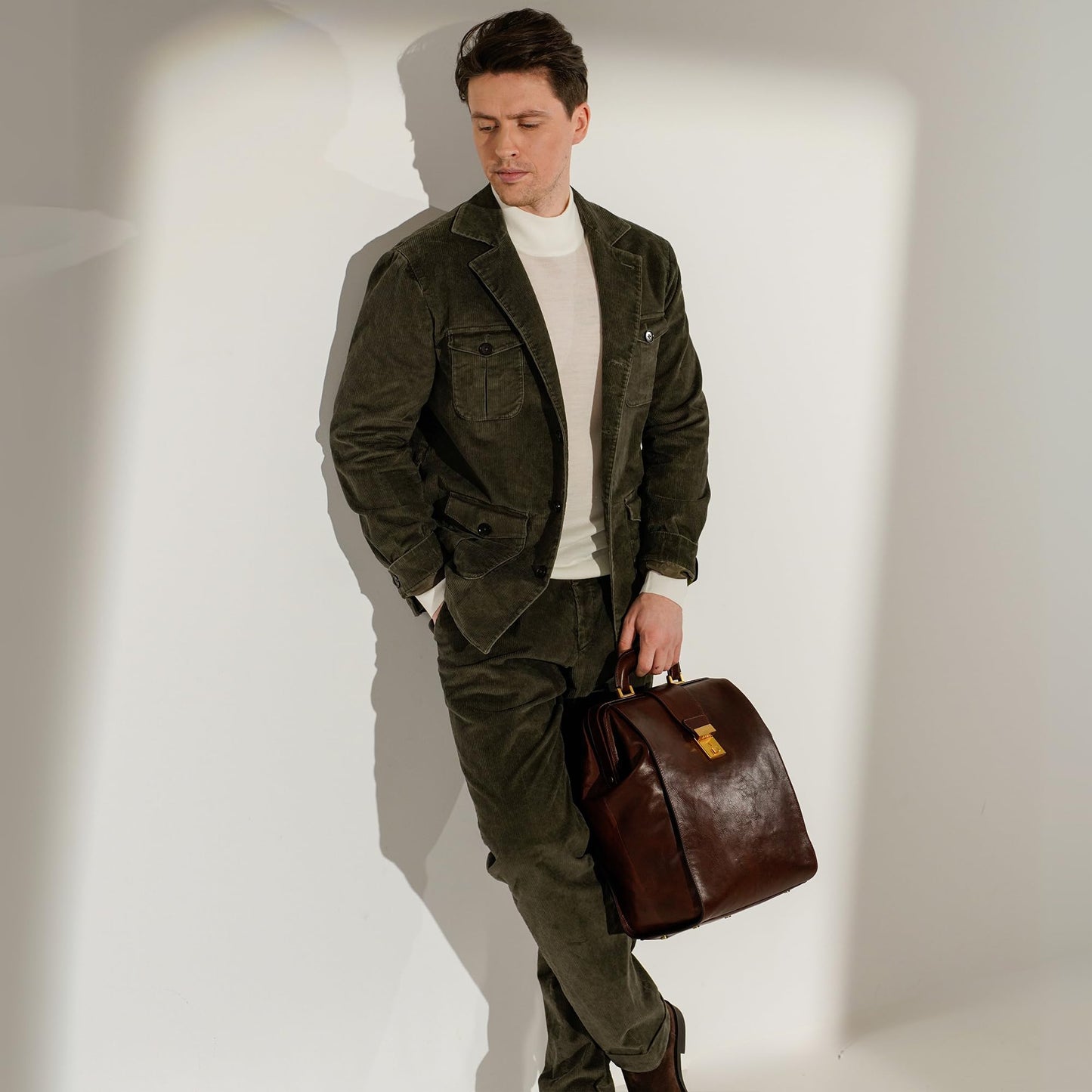 Time Resistance Mochila de Cuero - Mochila de Negocios para Portátiles de hasta 15” - Urbana Estilosa para Hombres y Mujeres - Bolsa de Viaje Unisex de Mano (Marrón)