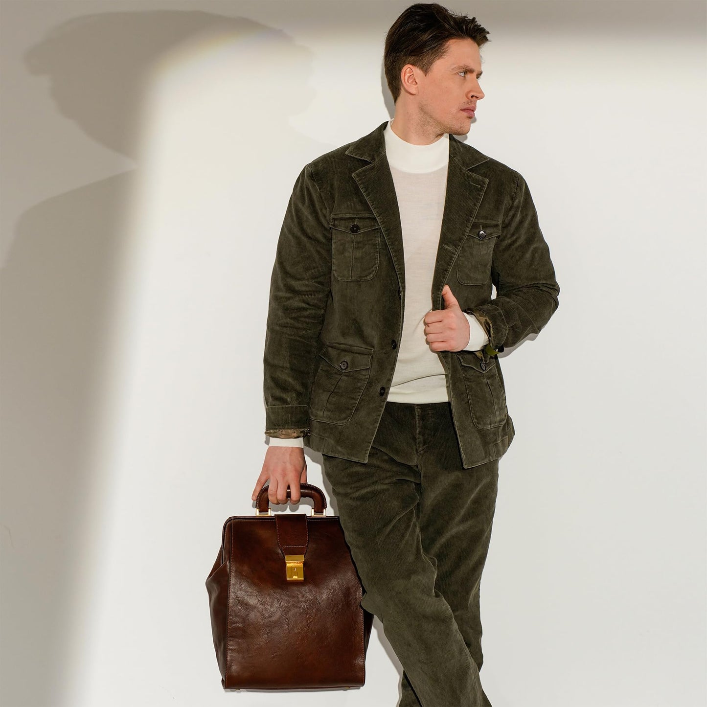 Time Resistance Mochila de Cuero - Mochila de Negocios para Portátiles de hasta 15” - Urbana Estilosa para Hombres y Mujeres - Bolsa de Viaje Unisex de Mano (Marrón)